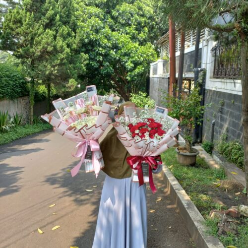 Perjalanan Wicraft dari Berjualan Buket Bunga Wisuda Hingga Menjadi UMKM di Bidang Kerajinan Tangan dan Desain Bunga (Craft and Floral Design)